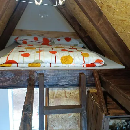 Bosnian Pyramid Glamping ויסוקו