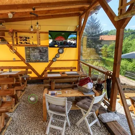 Campsite Bosnian Pyramid Glamping *