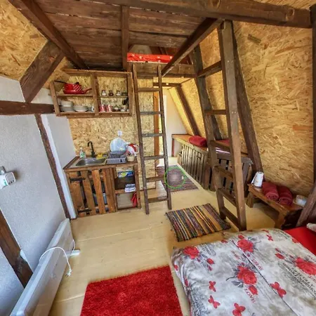 Camping Bosnian Pyramid Glamping
