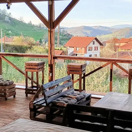 Camping Bosnian Pyramid Glamping