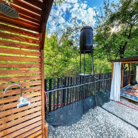 مكان تخييم Bosnian Pyramid Glamping فيسوكو
