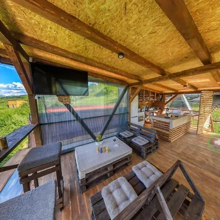 Bosnian Pyramid Glamping Kamp alanı