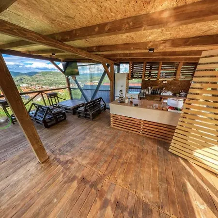 Bosnian Pyramid Glamping אתר קמפינג *