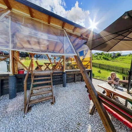 Bosnian Pyramid Glamping فيسوكو