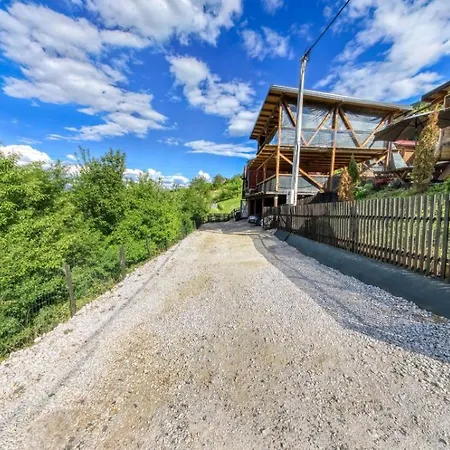 مكان تخييم Bosnian Pyramid Glamping