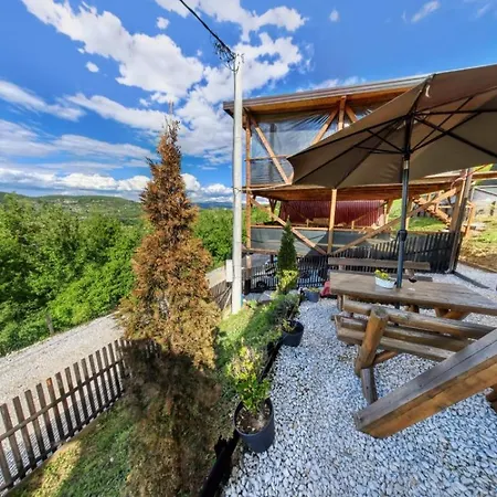 Bosnian Pyramid Glamping Parque de Campismo *