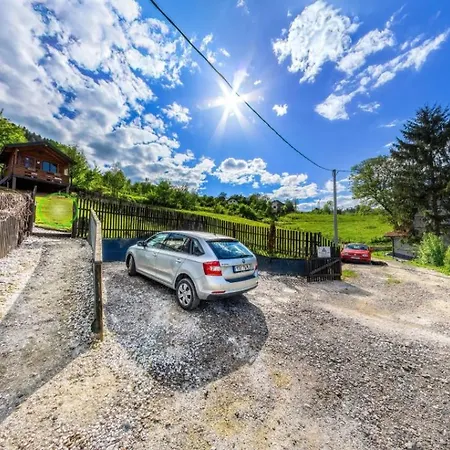 Kamp alanı Bosnian Pyramid Glamping Visoko