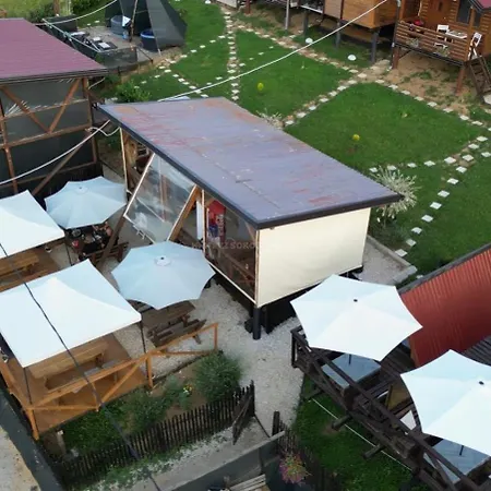 مكان تخييم Bosnian Pyramid Glamping فيسوكو