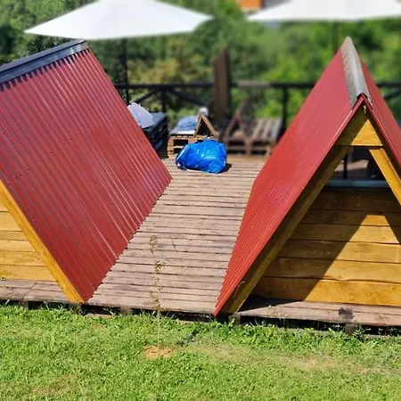 Bosnian Pyramid Glamping مكان تخييم
