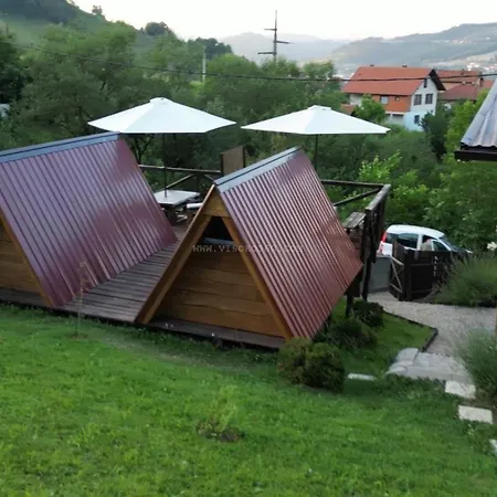 Bosnian Pyramid Glamping مكان تخييم فيسوكو