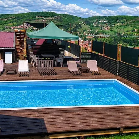 Camping Bosnian Pyramid Glamping