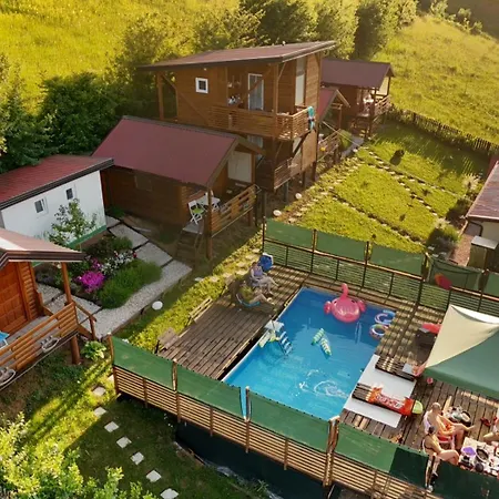 Bosnian Pyramid Glamping Kamp *